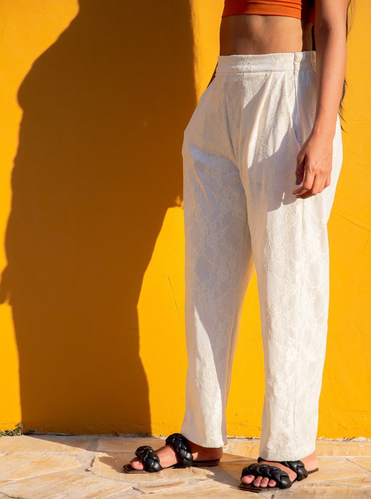 Calça Folhagem de Renda *com bolsos laterais